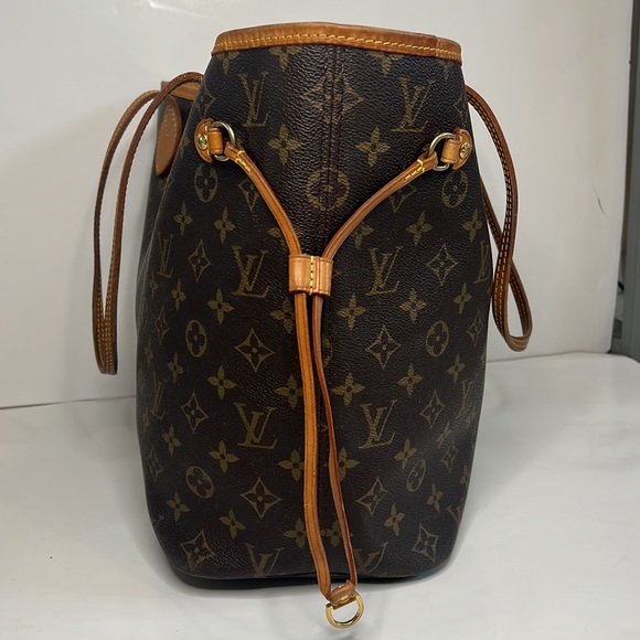 Louis Vuitton Neverfull MM monogram beige interior - Picture 2 of 16